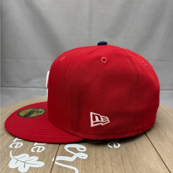 New Era 59Fifty Philadelphia Phillies World Series 2022 Fitted Hat Red Men’s 7 - Picture 4 of 6